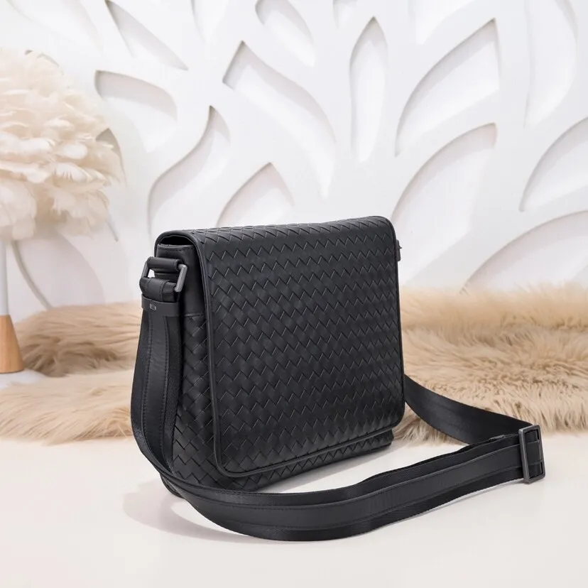 All categories 💚 Top version men’s bags 💚 BV 2024 new BV crossbody bag